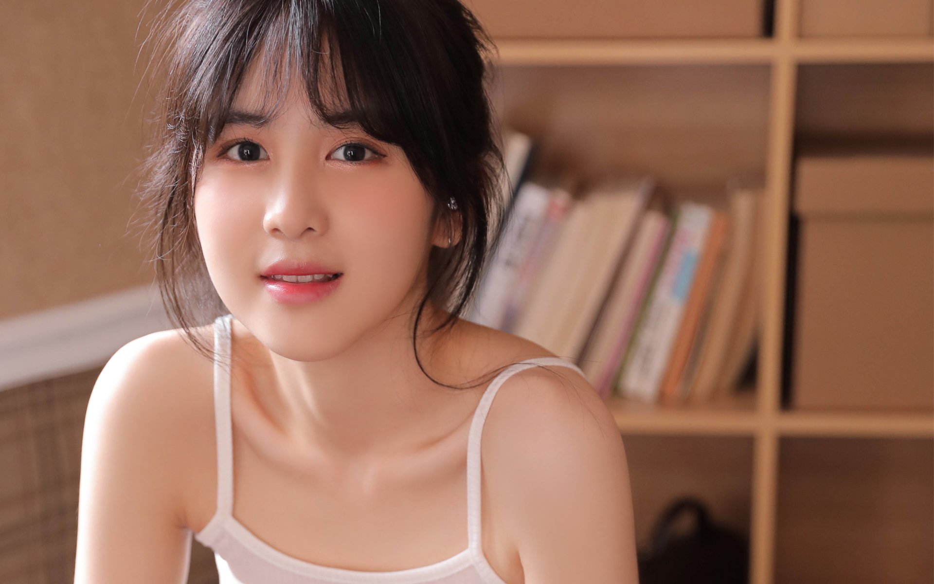 开云官方网站-法甲赛场盛宴：炽热激情点燃全场，法甲热度