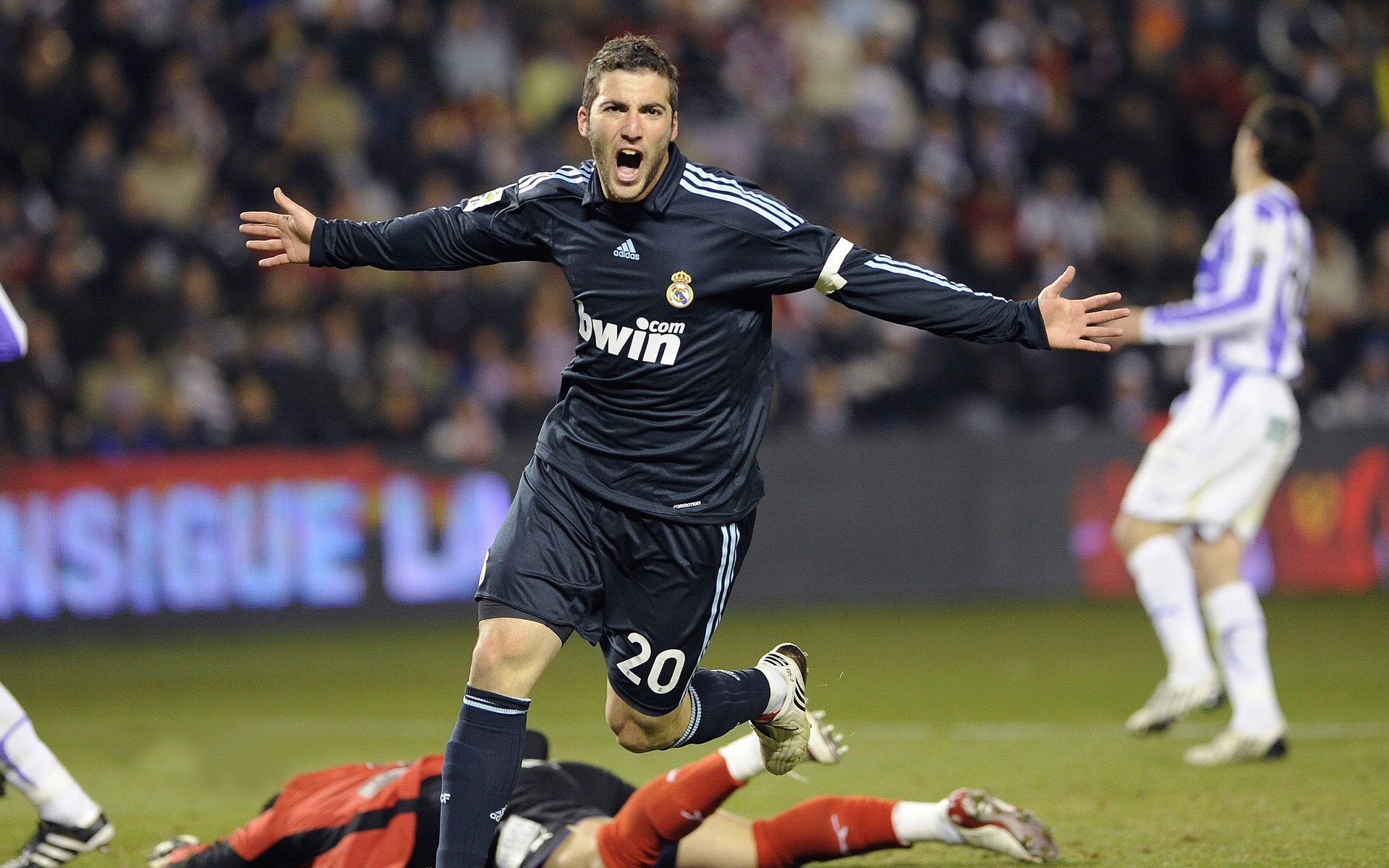 开云体育下载-西甲比赛终局，教练详细解读进攻组成和防守体系的优化路径，西甲进球系数